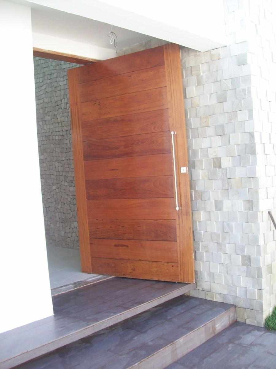 porta de madeira maciça
